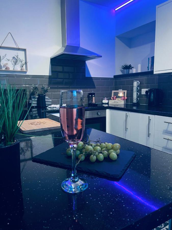 Elegant Studio1 Netflix Bathroom Close To Beach Swansea Exterior photo
