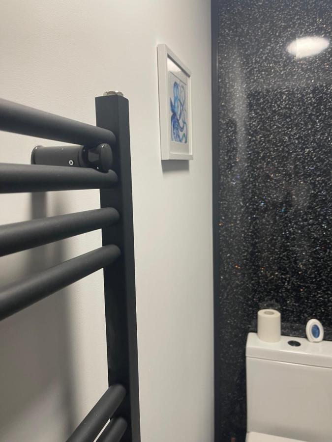 Elegant Studio1 Netflix Bathroom Close To Beach Swansea Exterior photo